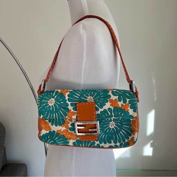 Super Rare Fendi Vintage Floral Canvas Baguette Bag - Picture 10 of 12